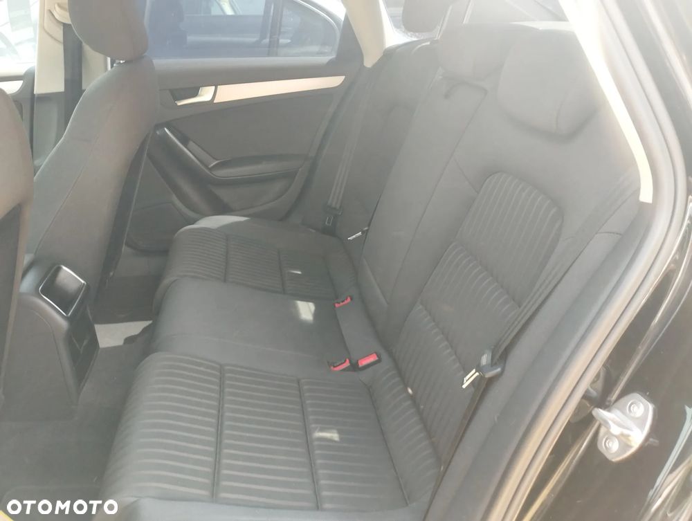 Audi A4 Limousine - 11