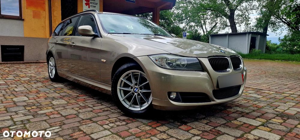 BMW Seria 3 320d DPF Edition Sport - 17