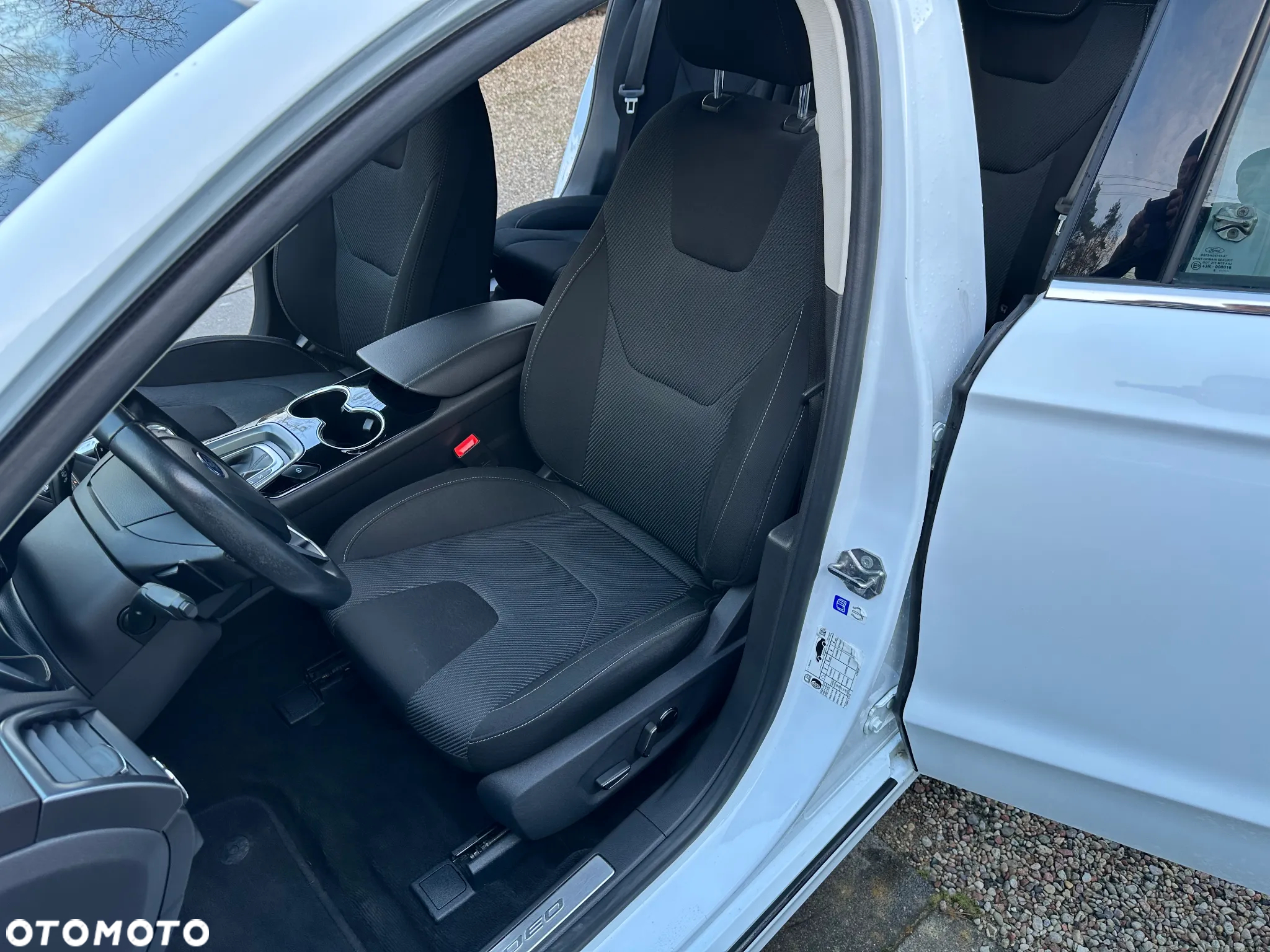 Ford Mondeo 2.0 TDCi Titanium PowerShift - 29