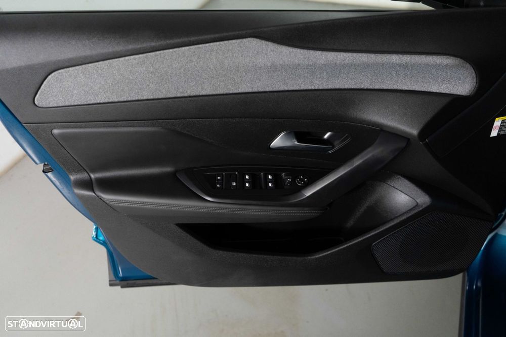 Peugeot 408 1.2 Hybrid Allure e-DCS6 - 22