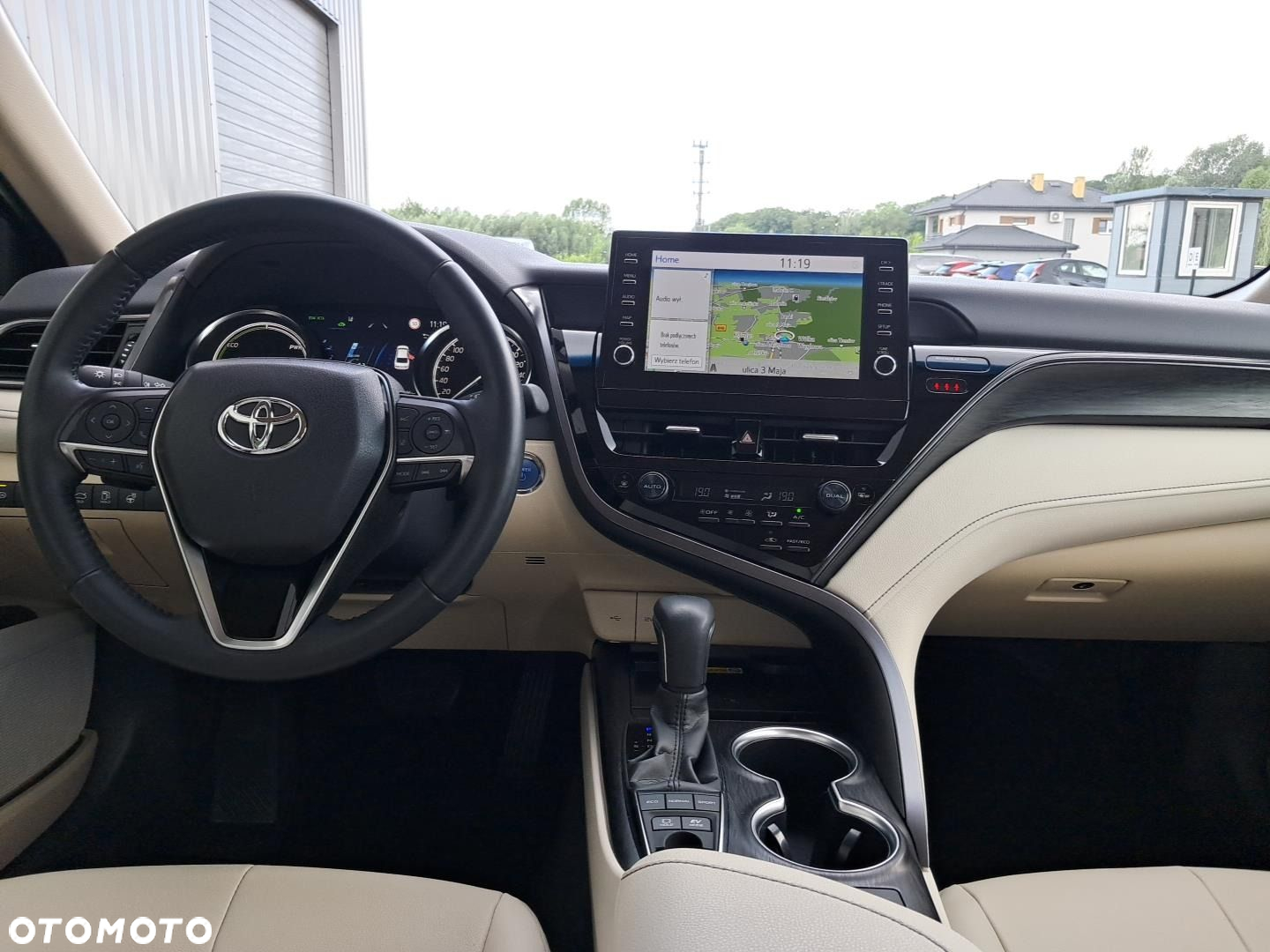 Toyota Camry - 12