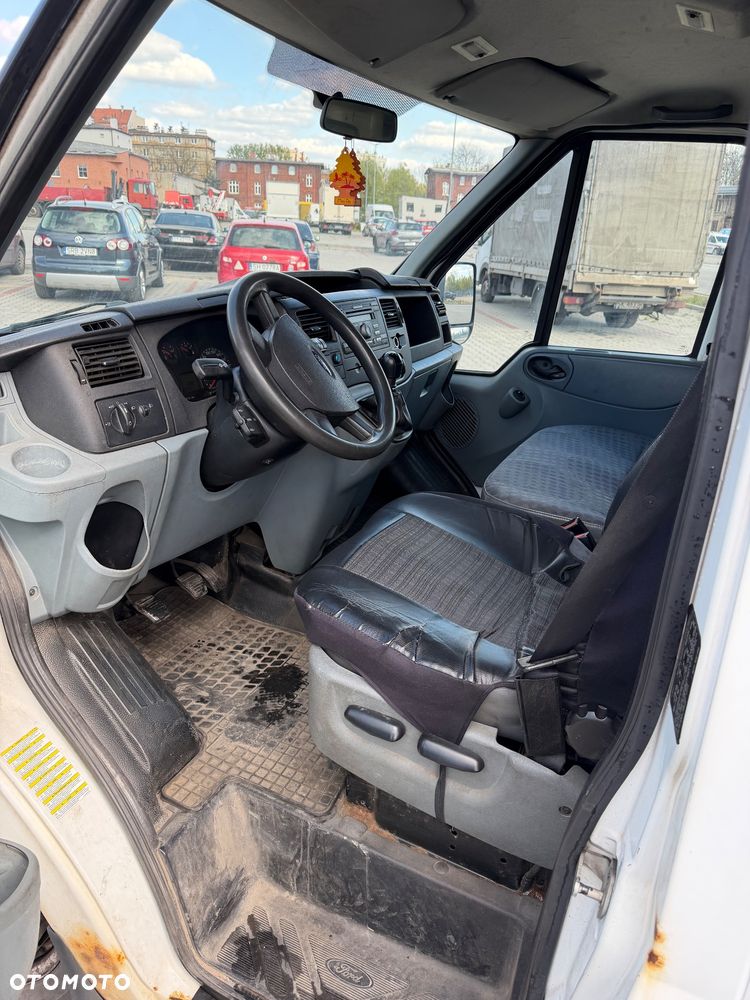 Ford Transit - 10
