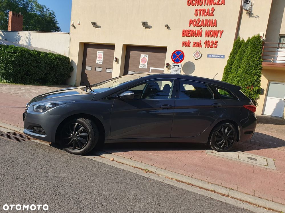 Hyundai i40 Kombi blue 1.6 Trend - 23
