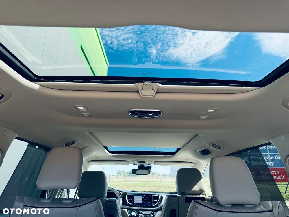 Chrysler Pacifica - 25