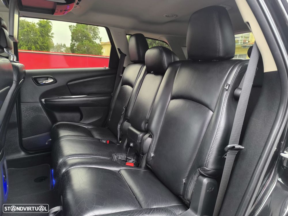 Fiat Freemont 2.0 M-Jet Urban - 32