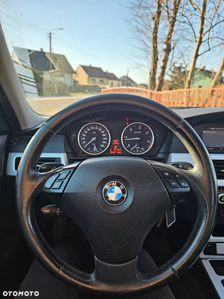 BMW Seria 5 520d Touring - 36