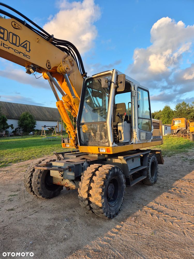 Liebherr A904 - 1