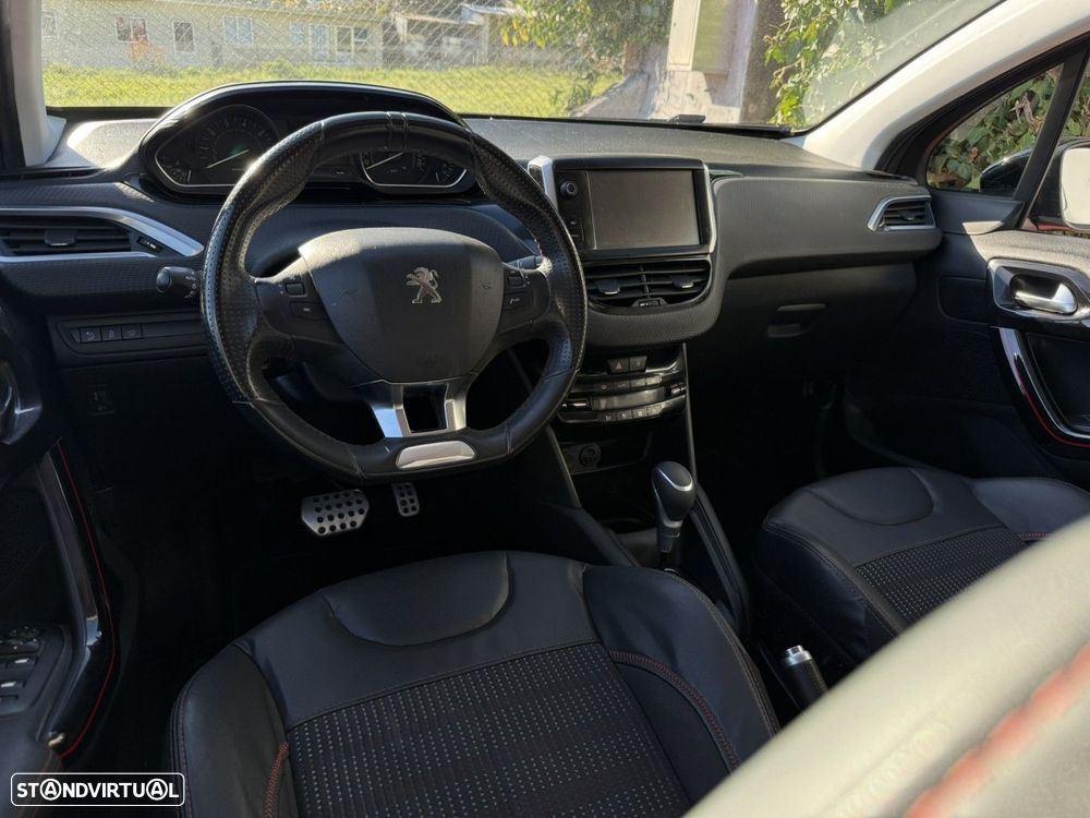 Peugeot 208 1.2 PureTech GT Line EAT6 - 8