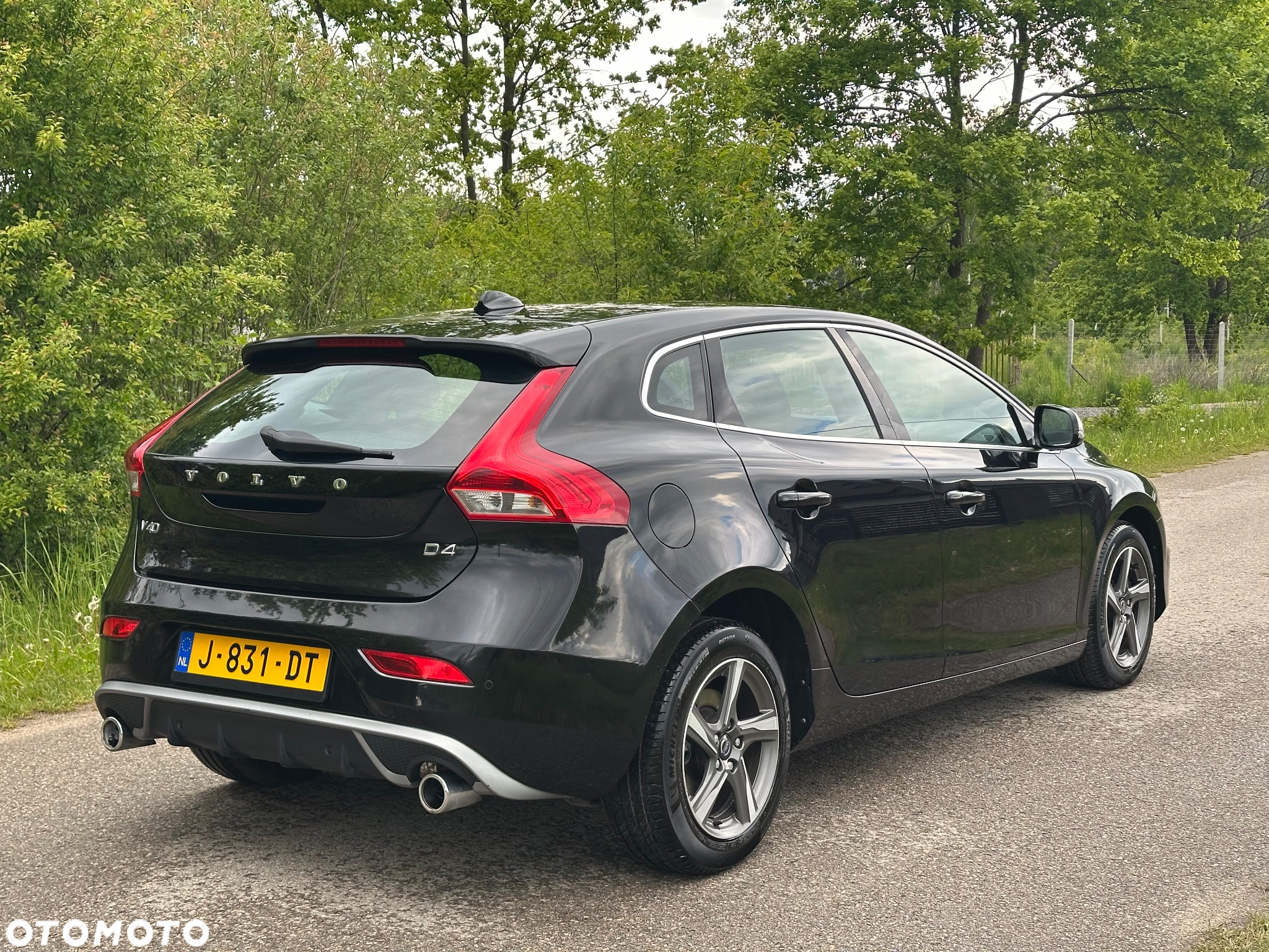 Volvo V40 D4 Drive-E R-Design Momentum - 17