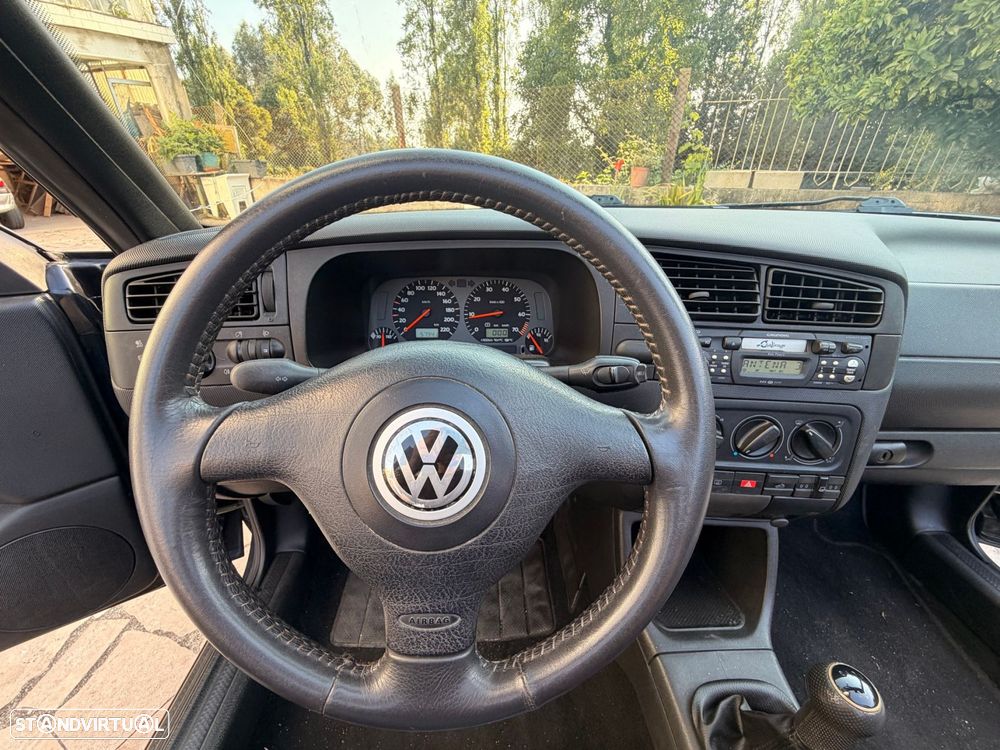 VW Golf 1.6i Highline - 25