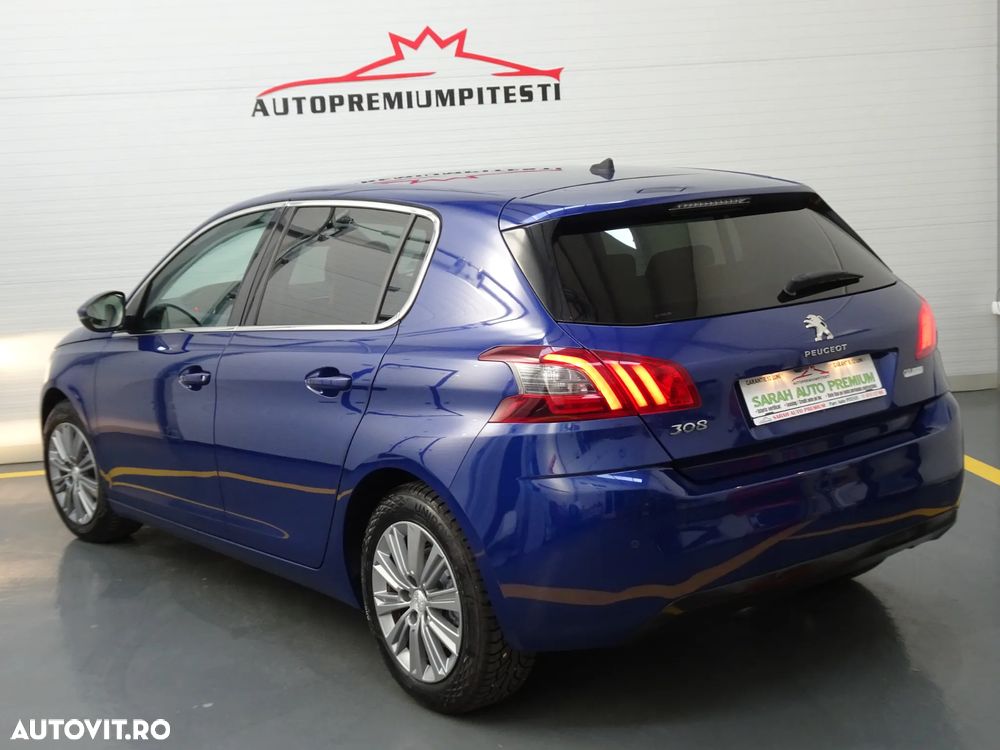 Peugeot 308 1.2 L PureTech Turbo S&S Allure - 14