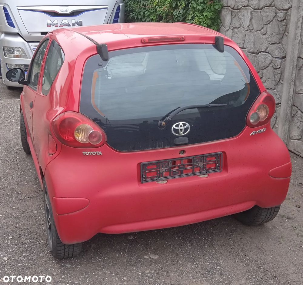 Części blacharskie 3P0 silnik 1KRB52 skrzynia C551 Toyota Aygo 1.0 VVTI benzyna - 2