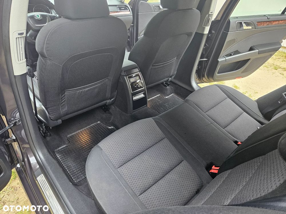Skoda Superb 2.0 TDI 4x4 Elegance - 29