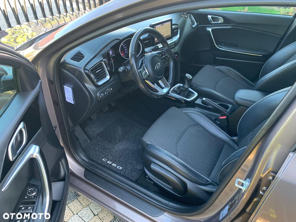 Kia Ceed 1.4 L Business Line - 13