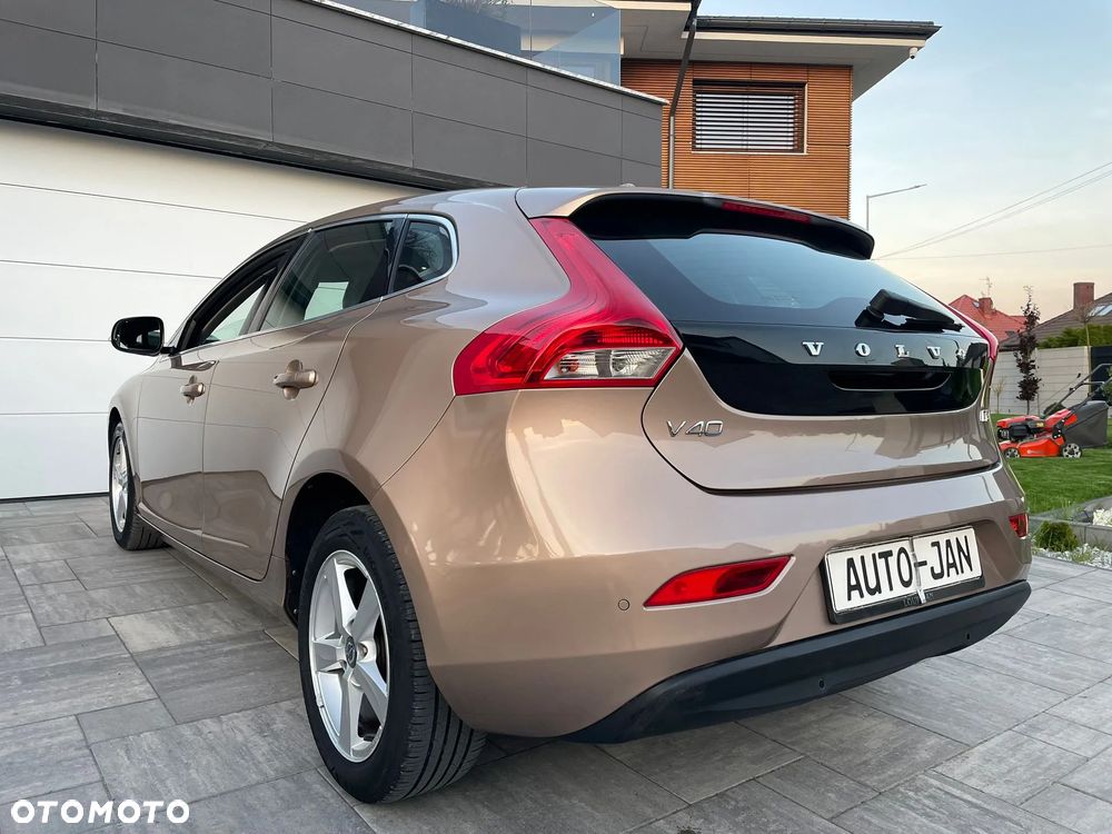 Volvo V40 D2 Summum - 39