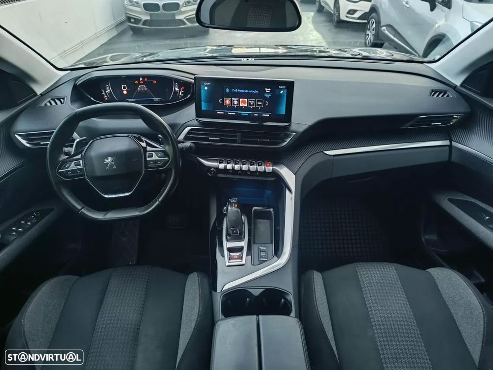 Peugeot 5008 PureTech 130 EAT6 Allure - 32