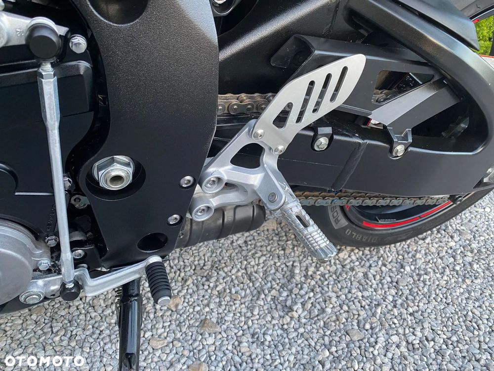 Suzuki GSX-R - 21