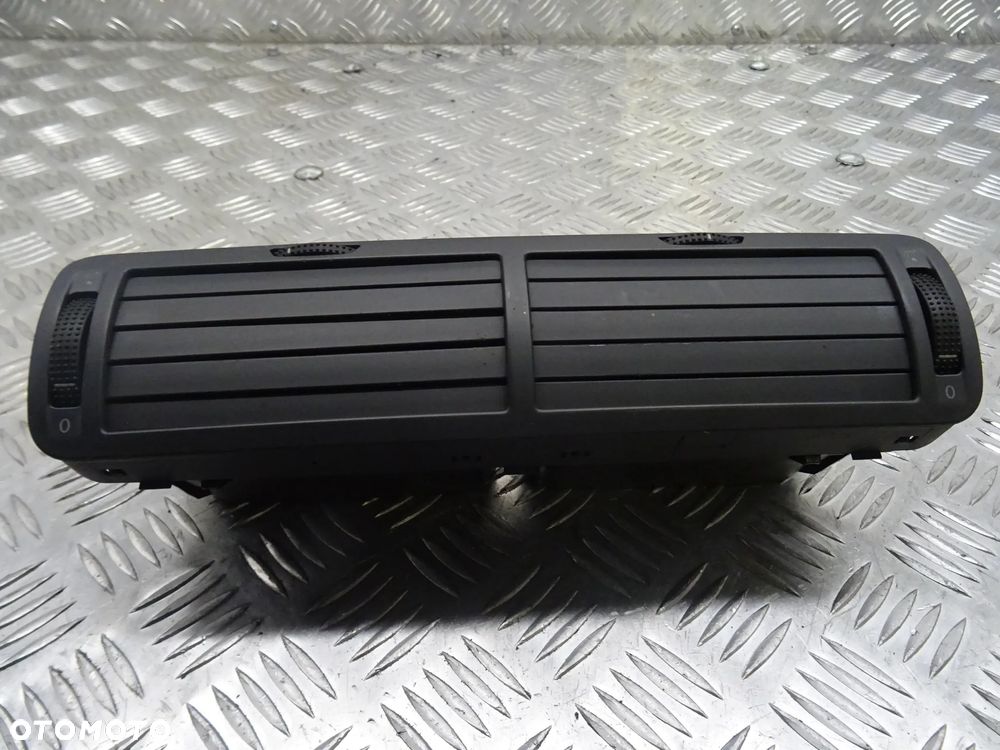 VW PASSAT B5 LIFT SEDAN 00-05 (2005R) 1.9 TD KRATKA NAWIEWU ŚRODKOWA - 2