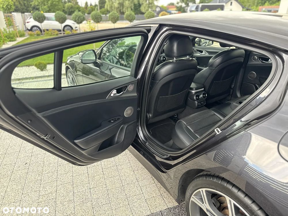 Kia Stinger 2.0 T-GDI GT Line - 28