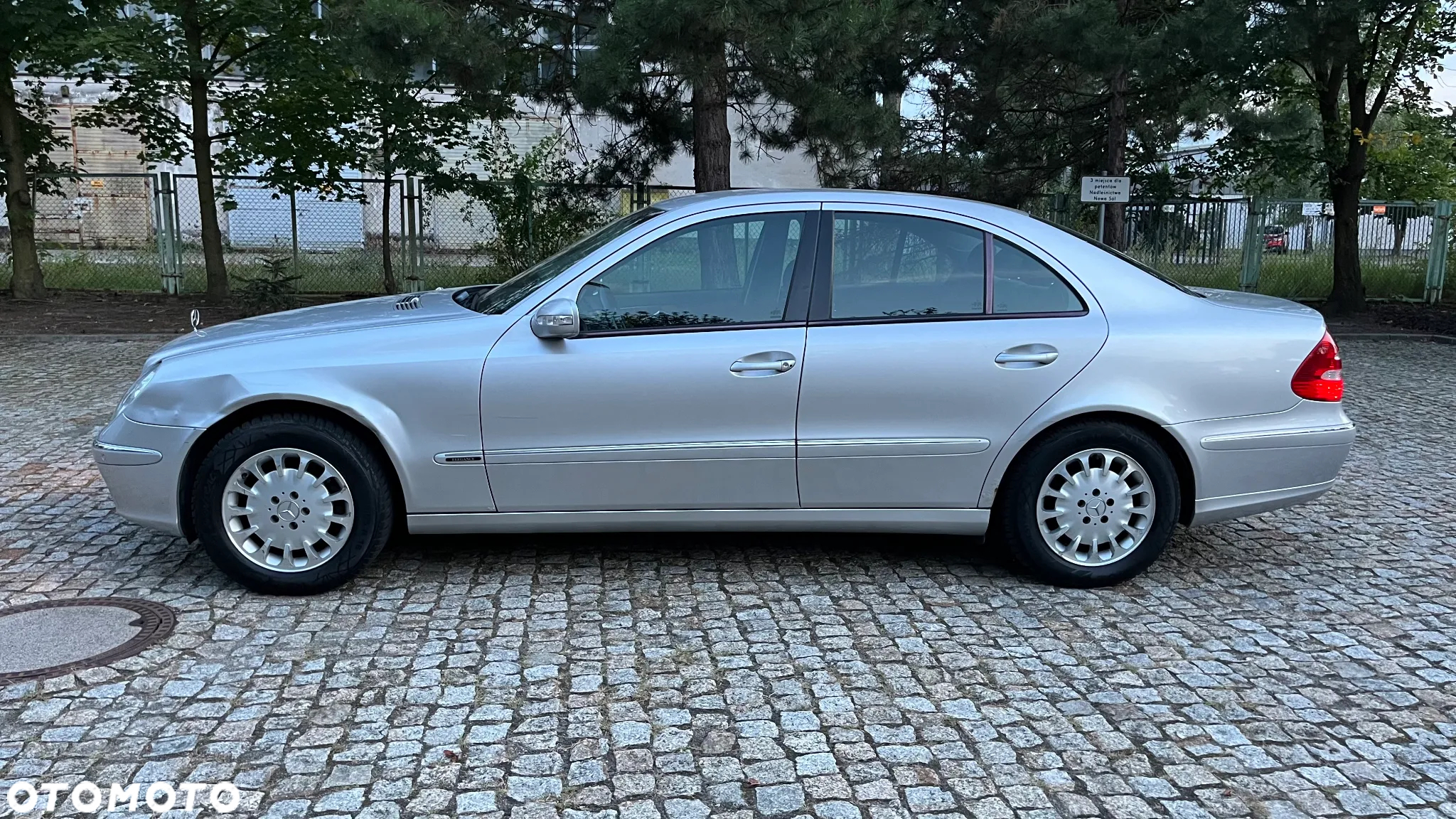 Mercedes-Benz Klasa E 240 Elegance - 2