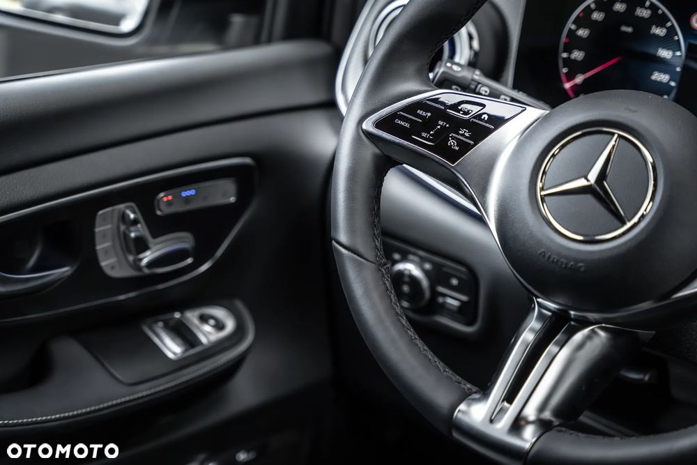 Mercedes-Benz Klasa V 300 d 4-Matic 9G-Tronic Exclusive (d³ugi) - 26