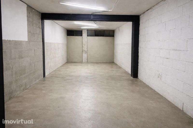 Garagem perto do centro de vila verde - Grande imagem: 3/3