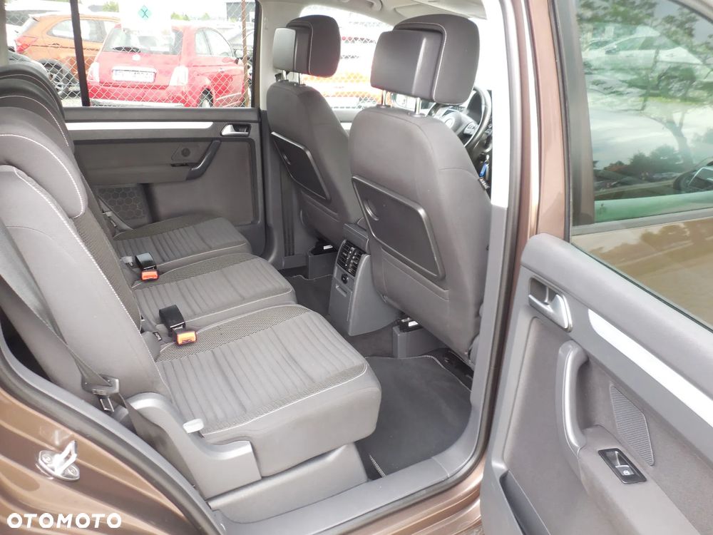 Volkswagen Touran 2.0 TDI DPF BlueMotion Technology Comfortline - 12