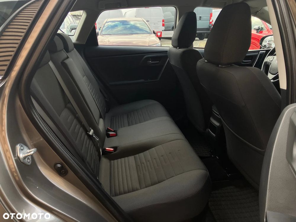 Toyota Auris Hybrid 135 Premium - 18