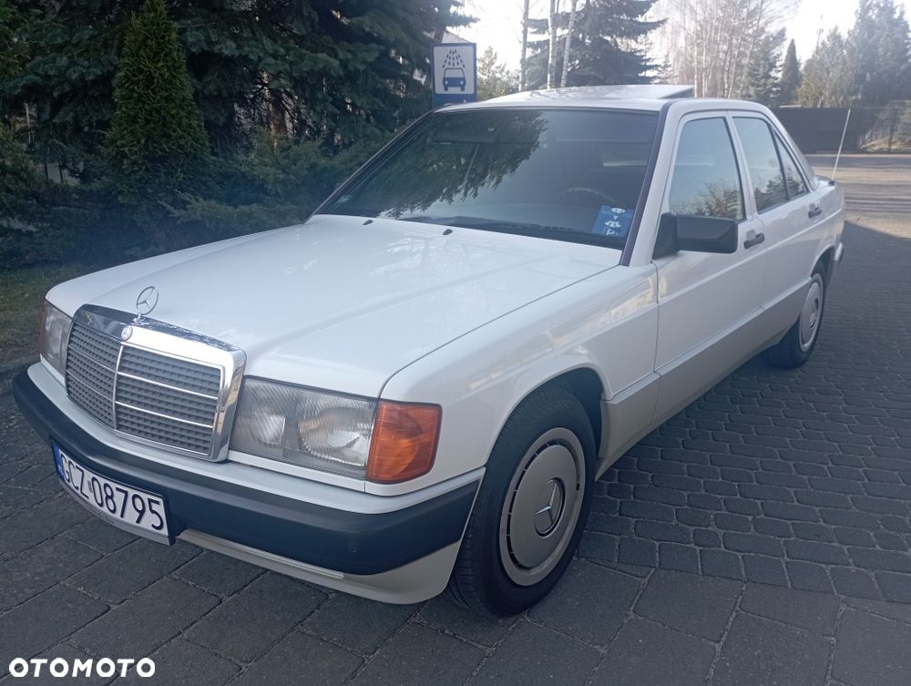 Mercedes-Benz W201 (190) - 2