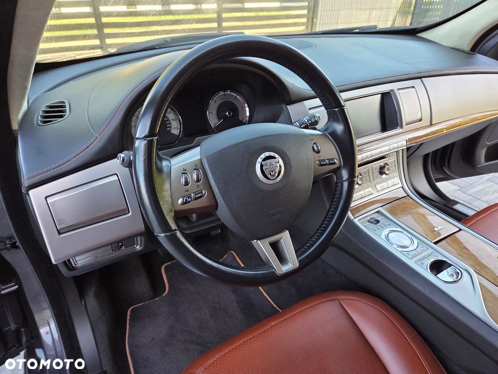 Jaguar XF 3.0 V6 S - 30