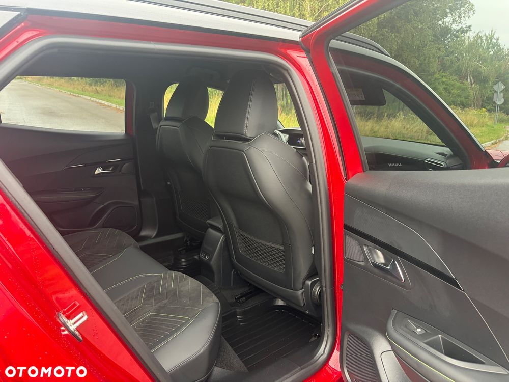 Peugeot 2008 Hybrid 136 e-DSC GT - 13