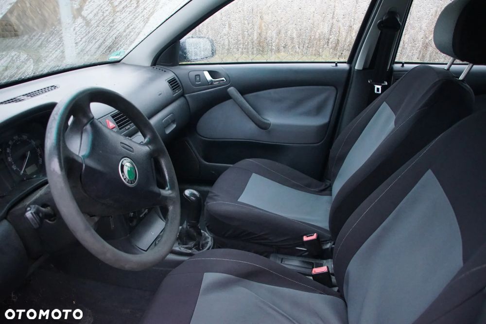 Auto na części - Skoda Octavia I Lift 1.9 TDI 110 KM ASV EGS LF5U 2001R Silnik Skrzynia Drzwi Maska Klapa Zderzak Błotnik Lampa Lusterko Klamka Deska Kokpit Sterownik Moduł Czujnik Licznik Panel - 9