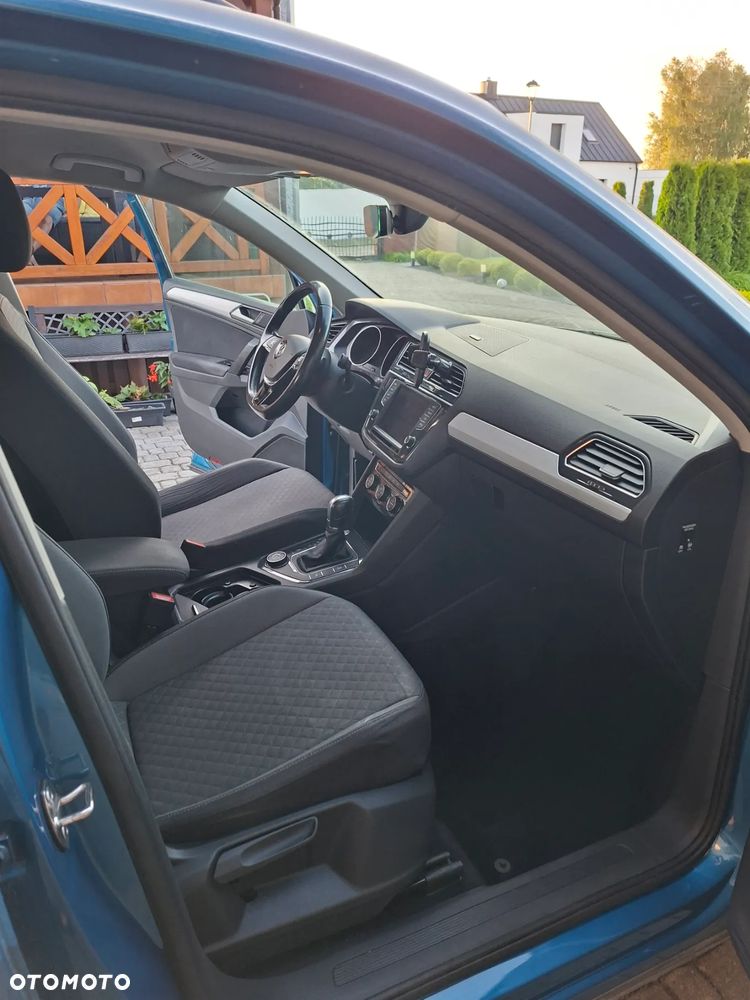 Volkswagen Tiguan - 12