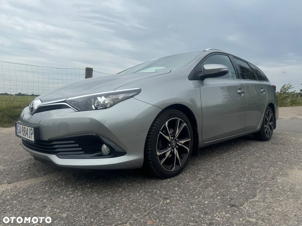 Toyota Auris 1.6 D-4D Premium - 3