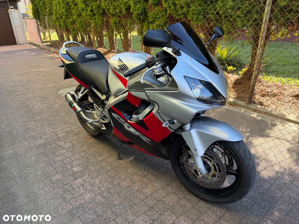 Honda CBR - 1