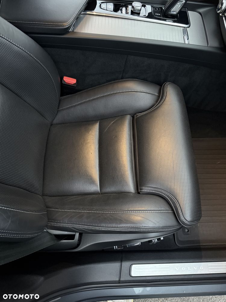 Volvo XC 60 B5 D AWD R-Design - 36