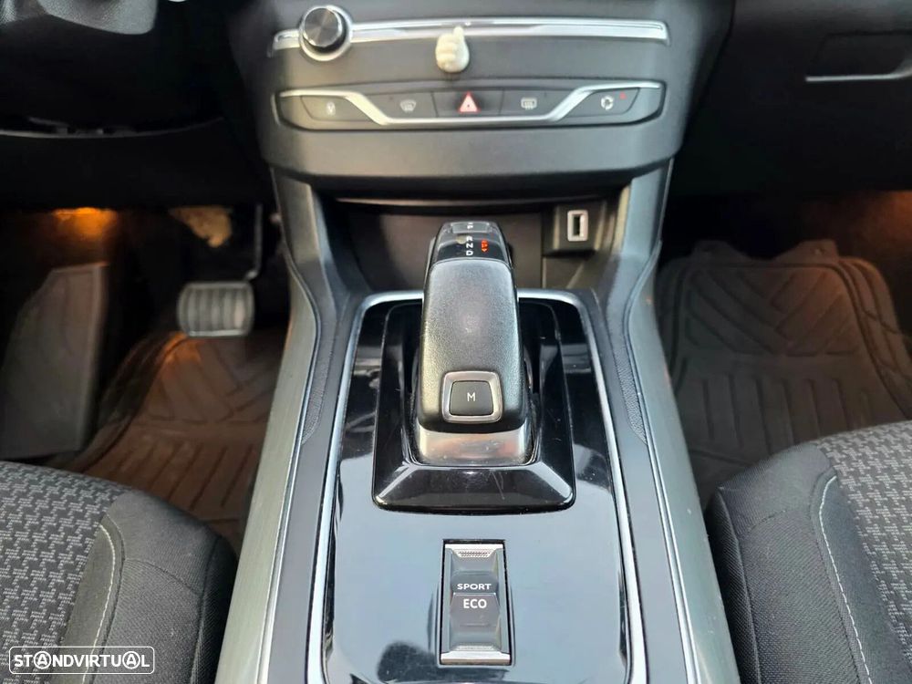 Peugeot 308 1.5 BlueHDi Style EAT8 - 17