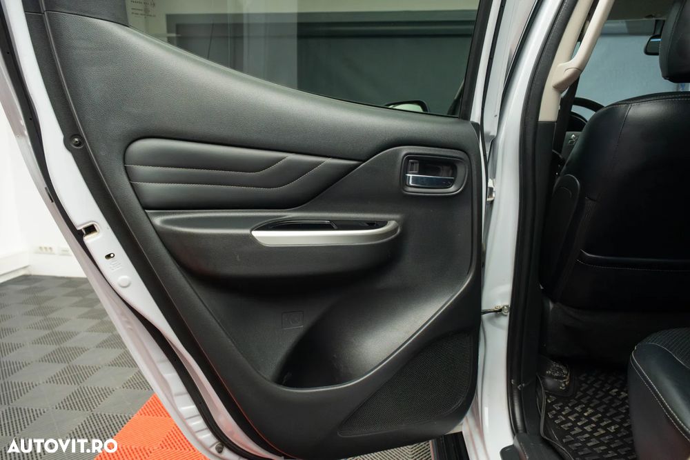 Mitsubishi L200 Double Cab 2.2 DI-D A/T Instyle - 20