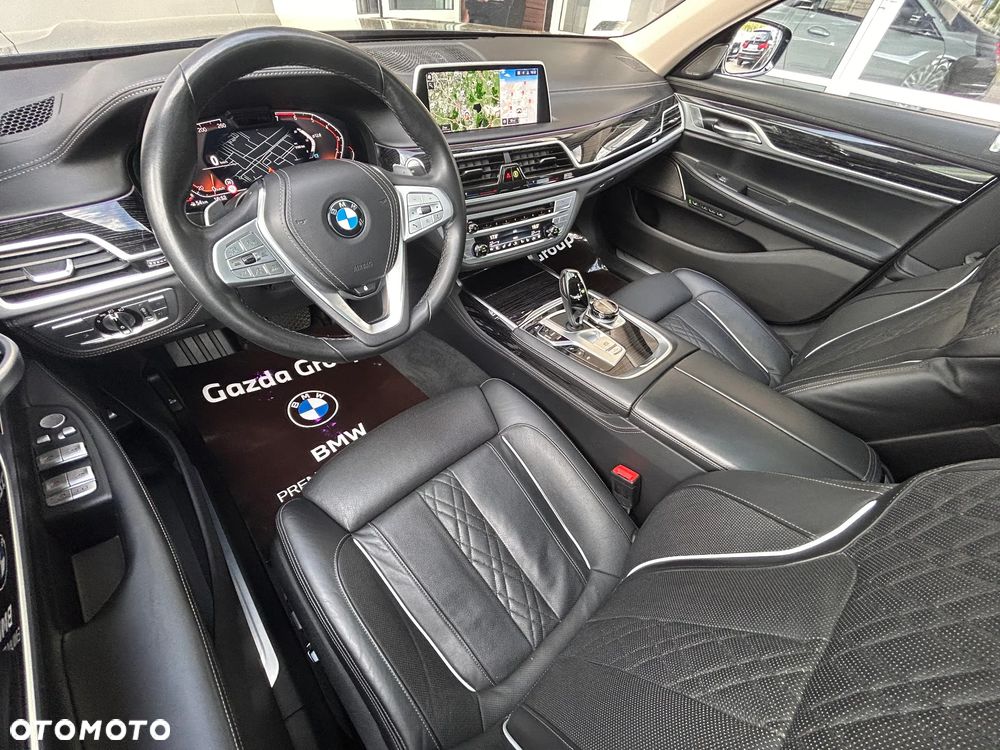 BMW Seria 7 750i xDrive sport - 29