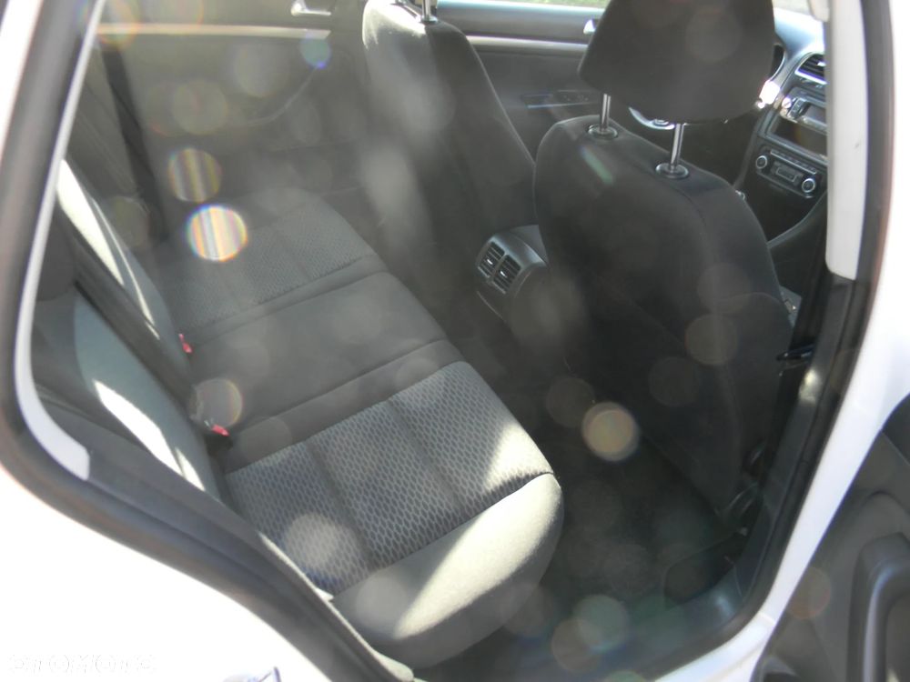 Volkswagen Golf 1.6 TDI BlueMotion Technology Comfortline - 11