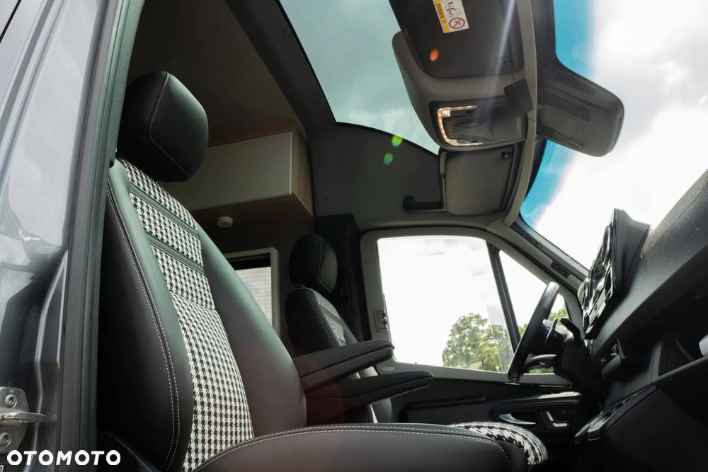 Mercedes-Benz Sprinter - 14