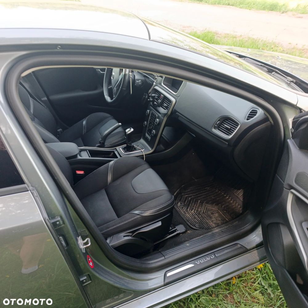 Volvo V40 T3 Drive-E Momentum - 8