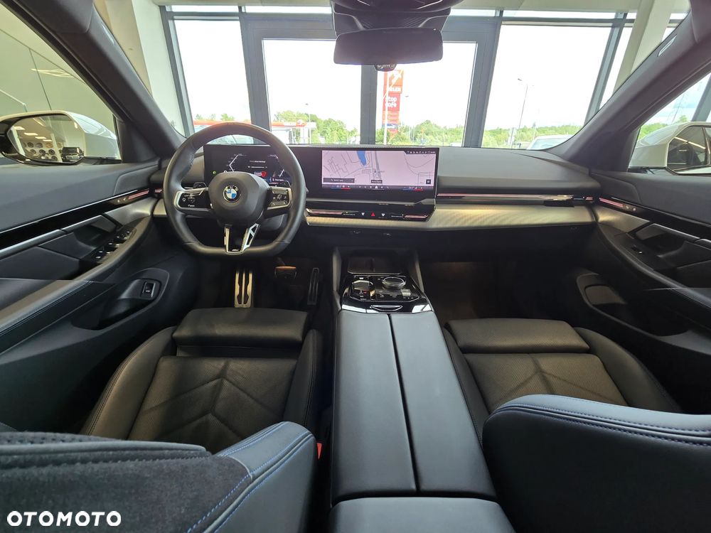 BMW Seria 5 520i mHEV M Sport - 16