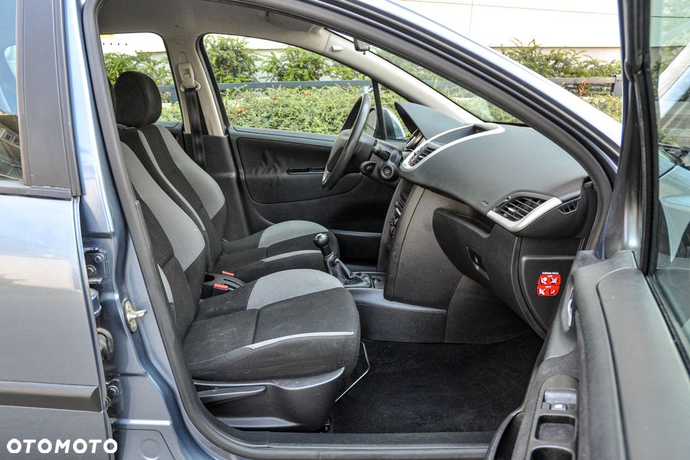 Peugeot 207 - 11