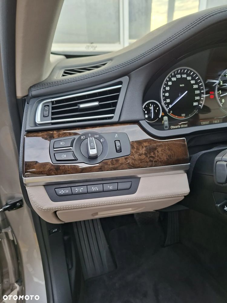 BMW Seria 7 760i L - 10