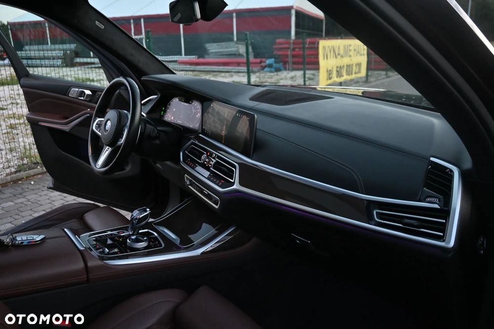BMW X7 M50i sport - 35