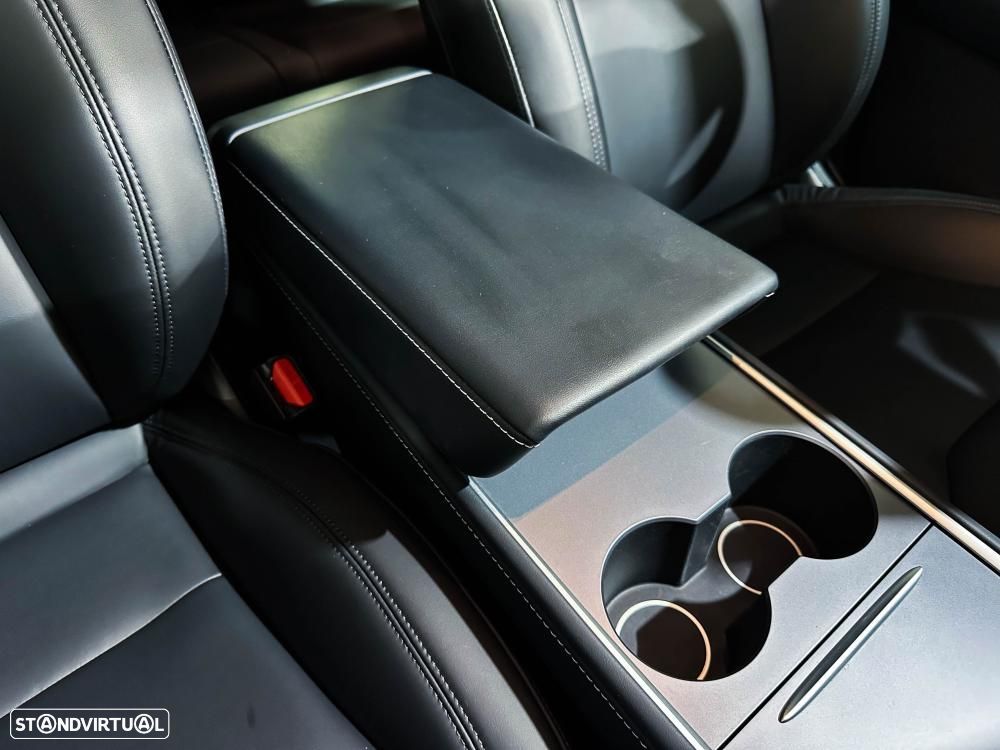 Tesla Model Y Performance Dual Motor AWD - 25