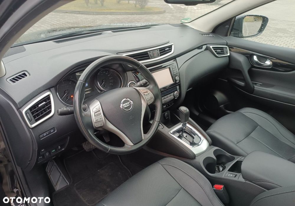 Nissan Qashqai - 25