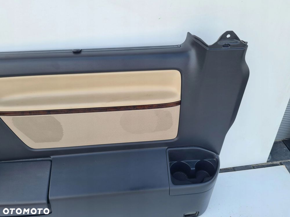 VW T5 MULTIVAN HIGHLINE tapicerka boczek lewy tył 7H5868716 - 3