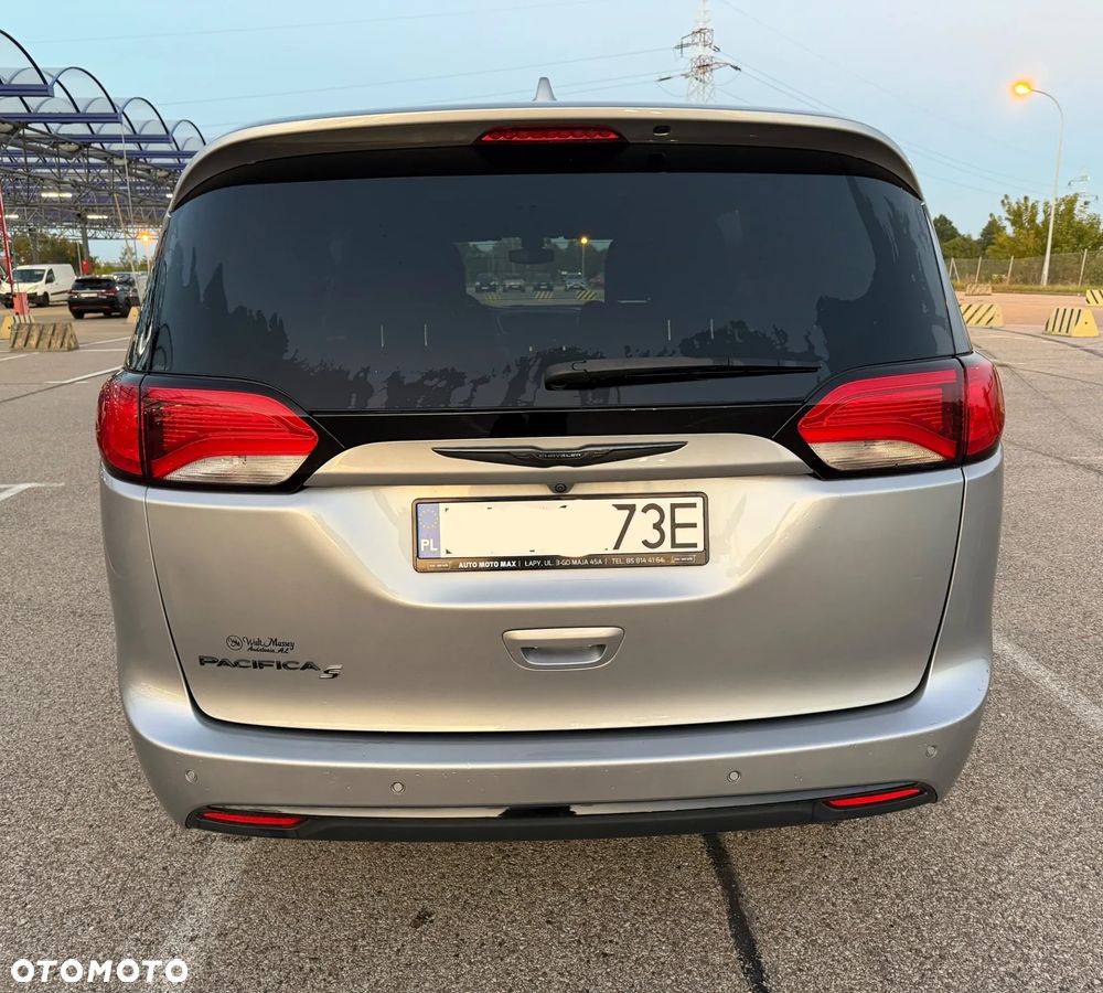 Chrysler Pacifica - 9